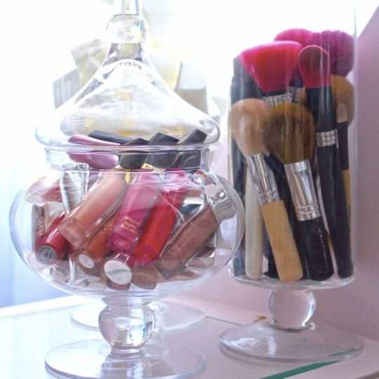 cliomakeup-postazione-trucco-8-rossetti-pennelli